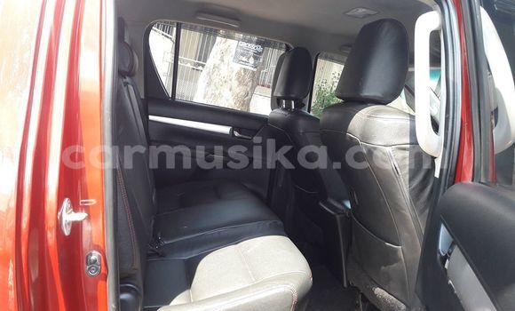 Acheter Occasion Voiture Toyota Hilux Rouge à Beitbridge, Matabeleland South Acheter Occasion Voiture Toyota Hilux Rouge à Beitbridge, Matabeleland South