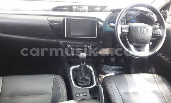 Acheter Occasion Voiture Toyota Hilux Rouge à Beitbridge, Matabeleland South Acheter Occasion Voiture Toyota Hilux Rouge à Beitbridge, Matabeleland South