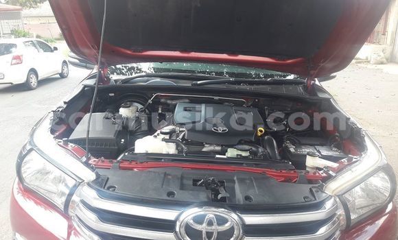 Acheter Occasion Voiture Toyota Hilux Rouge à Beitbridge, Matabeleland South Acheter Occasion Voiture Toyota Hilux Rouge à Beitbridge, Matabeleland South