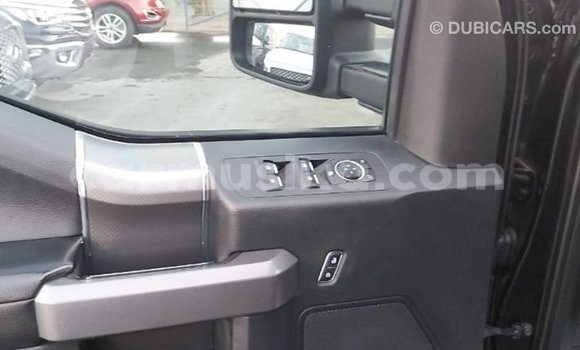 Acheter Import Voiture Ford V8 Noir à Import - Dubai, Harare Acheter Import Voiture Ford V8 Noir à Import - Dubai, Harare