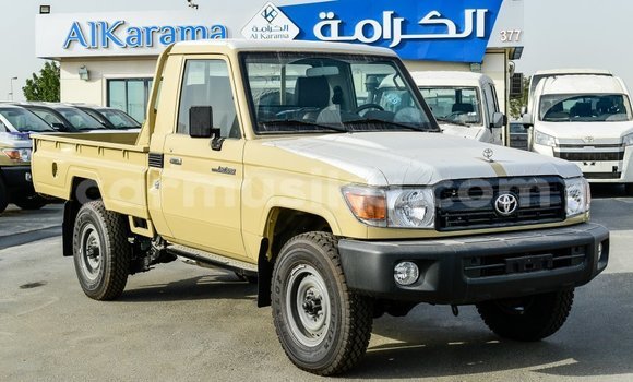 Tenga Imported Toyota Land Cruiser Beige Mota in Import - Dubai in Harare Tenga Imported Toyota Land Cruiser Beige Mota in Import - Dubai in Harare