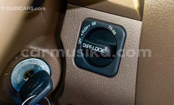 Tenga Imported Toyota Land Cruiser Beige Mota in Import - Dubai in Harare Tenga Imported Toyota Land Cruiser Beige Mota in Import - Dubai in Harare