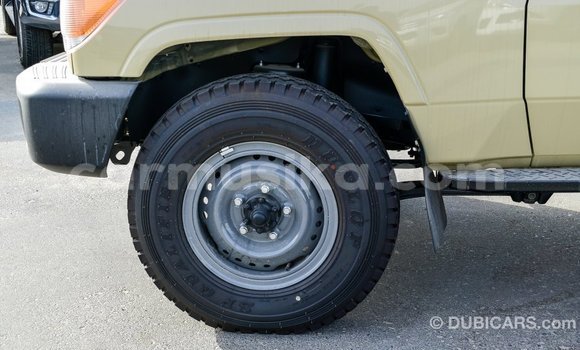 Tenga Imported Toyota Land Cruiser Beige Mota in Import - Dubai in Harare Tenga Imported Toyota Land Cruiser Beige Mota in Import - Dubai in Harare