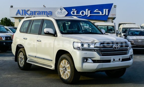 Acheter Import Voiture Toyota Land Cruiser Blanc à Import - Dubai, Harare Acheter Import Voiture Toyota Land Cruiser Blanc à Import - Dubai, Harare