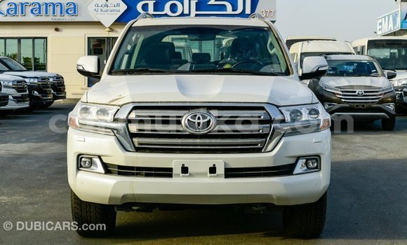 Acheter Import Voiture Toyota Land Cruiser Blanc à Import - Dubai, Harare Acheter Import Voiture Toyota Land Cruiser Blanc à Import - Dubai, Harare