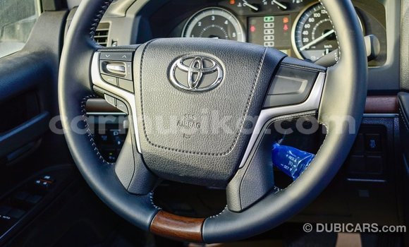 Acheter Import Voiture Toyota Land Cruiser Blanc à Import - Dubai, Harare Acheter Import Voiture Toyota Land Cruiser Blanc à Import - Dubai, Harare