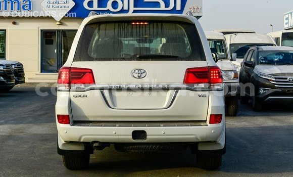Acheter Import Voiture Toyota Land Cruiser Blanc à Import - Dubai, Harare Acheter Import Voiture Toyota Land Cruiser Blanc à Import - Dubai, Harare