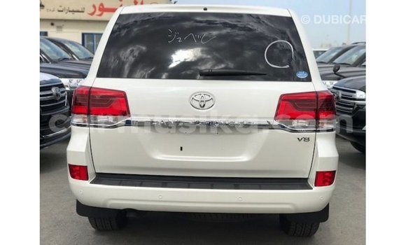 Nunua Imported Toyota Land Cruiser Nyeupe Gari ndani ya Import - Dubai nchini Harare Nunua Imported Toyota Land Cruiser Nyeupe Gari ndani ya Import - Dubai nchini Harare