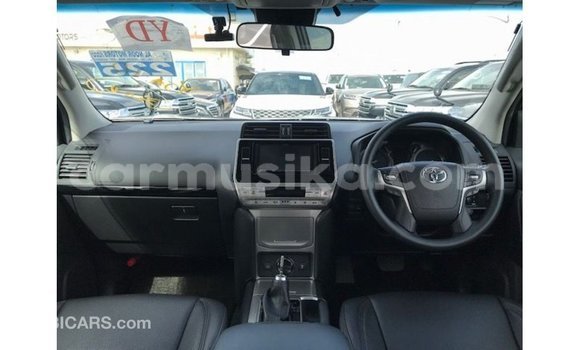 Nunua Imported Toyota Prado Nyeusi Gari ndani ya Import - Dubai nchini Harare Nunua Imported Toyota Prado Nyeusi Gari ndani ya Import - Dubai nchini Harare