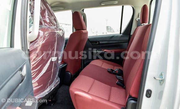 Tenga Imported Toyota Hilux Chena Mota in Import - Dubai in Harare Tenga Imported Toyota Hilux Chena Mota in Import - Dubai in Harare