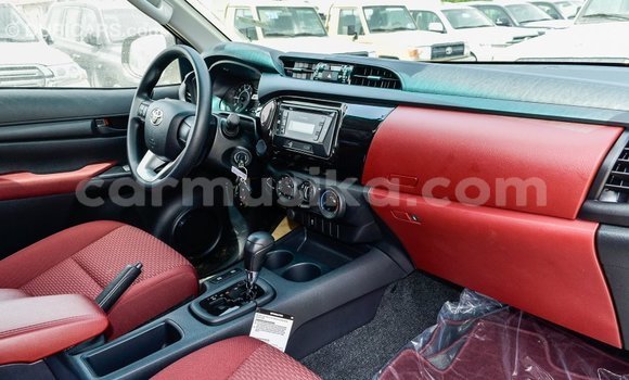 Tenga Imported Toyota Hilux Chena Mota in Import - Dubai in Harare Tenga Imported Toyota Hilux Chena Mota in Import - Dubai in Harare