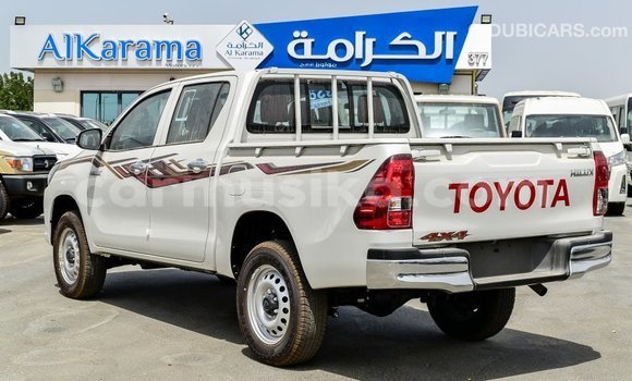 Tenga Imported Toyota Hilux Chena Mota in Import - Dubai in Harare Tenga Imported Toyota Hilux Chena Mota in Import - Dubai in Harare