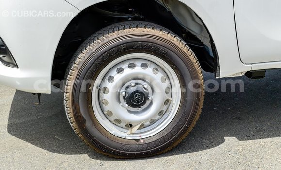 Tenga Imported Toyota Hilux Chena Mota in Import - Dubai in Harare Tenga Imported Toyota Hilux Chena Mota in Import - Dubai in Harare