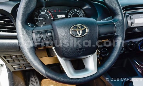 Tenga Imported Toyota Hilux Chena Mota in Import - Dubai in Harare Tenga Imported Toyota Hilux Chena Mota in Import - Dubai in Harare