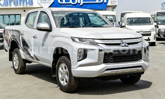 Buy Import Mitsubishi L200 White Car in Import - Dubai in Harare Buy Import Mitsubishi L200 White Car in Import - Dubai in Harare