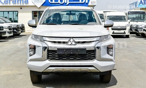 Buy Import Mitsubishi L200 White Car in Import - Dubai in Harare Buy Import Mitsubishi L200 White Car in Import - Dubai in Harare