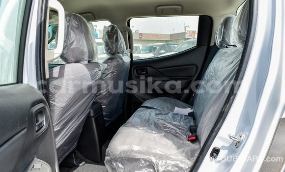Buy Import Mitsubishi L200 White Car in Import - Dubai in Harare Buy Import Mitsubishi L200 White Car in Import - Dubai in Harare