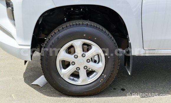 Buy Import Mitsubishi L200 White Car in Import - Dubai in Harare Buy Import Mitsubishi L200 White Car in Import - Dubai in Harare