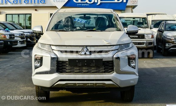Acheter Import Voiture Mitsubishi L200 Blanc à Import - Dubai, Harare Acheter Import Voiture Mitsubishi L200 Blanc à Import - Dubai, Harare