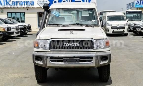 Buy Import Toyota Land Cruiser White Car in Import - Dubai in Harare Buy Import Toyota Land Cruiser White Car in Import - Dubai in Harare