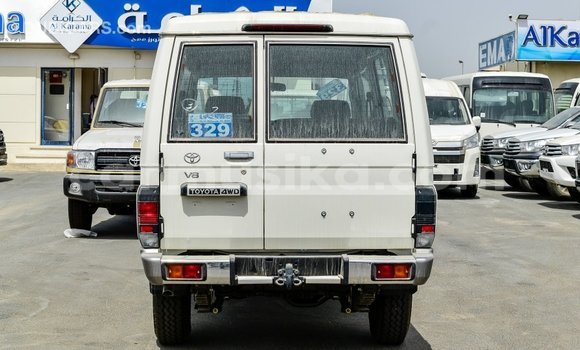 Buy Import Toyota Land Cruiser White Car in Import - Dubai in Harare Buy Import Toyota Land Cruiser White Car in Import - Dubai in Harare