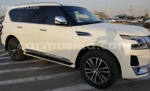 Tenga Imported Nissan Patrol Chena Mota in Import - Dubai in Harare Tenga Imported Nissan Patrol Chena Mota in Import - Dubai in Harare