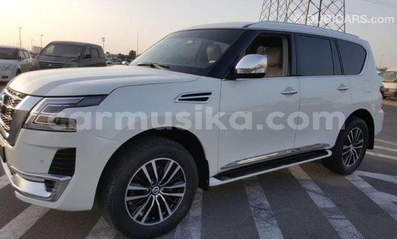Tenga Imported Nissan Patrol Chena Mota in Import - Dubai in Harare Tenga Imported Nissan Patrol Chena Mota in Import - Dubai in Harare