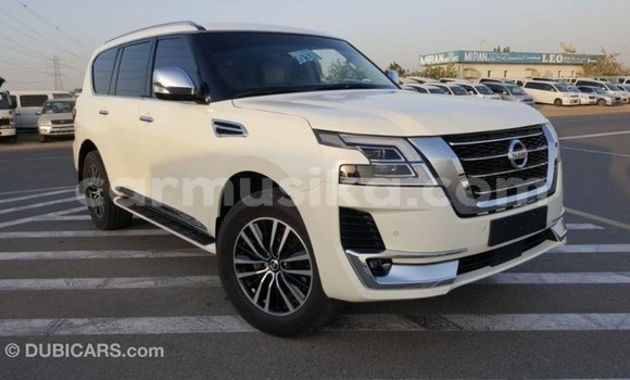 Tenga Imported Nissan Patrol Chena Mota in Import - Dubai in Harare Tenga Imported Nissan Patrol Chena Mota in Import - Dubai in Harare