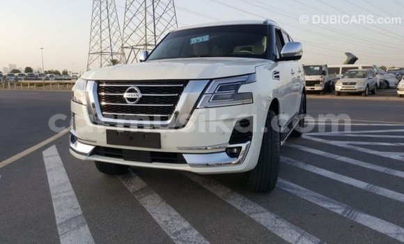 Tenga Imported Nissan Patrol Chena Mota in Import - Dubai in Harare Tenga Imported Nissan Patrol Chena Mota in Import - Dubai in Harare