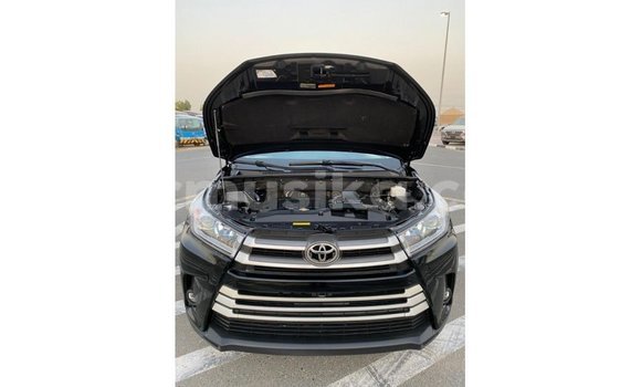 Tenga Imported Toyota Highlander Nhema Mota in Import - Dubai in Harare Tenga Imported Toyota Highlander Nhema Mota in Import - Dubai in Harare