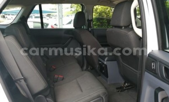 Acheter Occasion Voiture Ford Everest Blanc à Beitbridge, Matabeleland South Acheter Occasion Voiture Ford Everest Blanc à Beitbridge, Matabeleland South