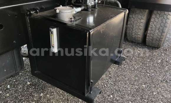 Nunua Ilio tumika Nissan UD Nyeupe Lori ndani ya Beitbridge nchini Matabeleland Kusini Nunua Ilio tumika Nissan UD Nyeupe Lori ndani ya Beitbridge nchini Matabeleland Kusini