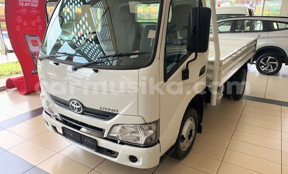 Acheter Occasion Utilitaire Toyota Dyna Blanc à Beitbridge, Matabeleland South Acheter Occasion Utilitaire Toyota Dyna Blanc à Beitbridge, Matabeleland South