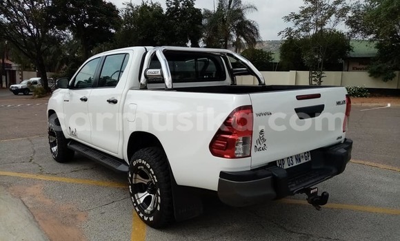 Acheter Occasion Voiture Toyota Hilux Blanc à Beitbridge, Matabeleland South Acheter Occasion Voiture Toyota Hilux Blanc à Beitbridge, Matabeleland South