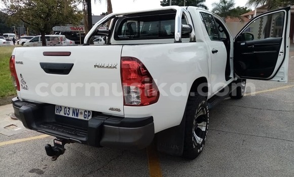 Acheter Occasion Voiture Toyota Hilux Blanc à Beitbridge, Matabeleland South Acheter Occasion Voiture Toyota Hilux Blanc à Beitbridge, Matabeleland South
