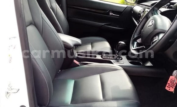 Acheter Occasion Voiture Toyota Hilux Blanc à Beitbridge, Matabeleland South Acheter Occasion Voiture Toyota Hilux Blanc à Beitbridge, Matabeleland South