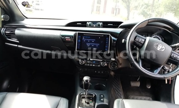 Acheter Occasion Voiture Toyota Hilux Blanc à Beitbridge, Matabeleland South Acheter Occasion Voiture Toyota Hilux Blanc à Beitbridge, Matabeleland South