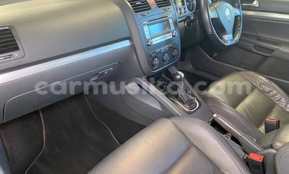 Buy Used Volkswagen Golf White Car in Beitbridge in Matabeleland South Buy Used Volkswagen Golf White Car in Beitbridge in Matabeleland South