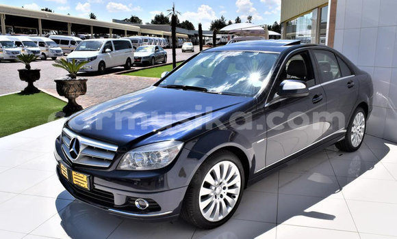 Acheter Occasion Voiture Mercedes‒Benz C–Class Bleu à Beitbridge, Matabeleland South Acheter Occasion Voiture Mercedes‒Benz C–Class Bleu à Beitbridge, Matabeleland South