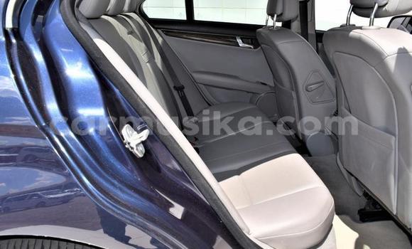 Acheter Occasion Voiture Mercedes‒Benz C–Class Bleu à Beitbridge, Matabeleland South Acheter Occasion Voiture Mercedes‒Benz C–Class Bleu à Beitbridge, Matabeleland South