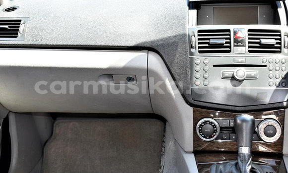 Acheter Occasion Voiture Mercedes‒Benz C–Class Bleu à Beitbridge, Matabeleland South Acheter Occasion Voiture Mercedes‒Benz C–Class Bleu à Beitbridge, Matabeleland South