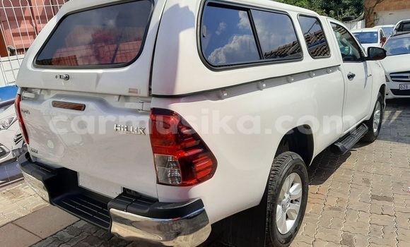 Acheter Occasion Voiture Toyota Hilux Blanc à Beitbridge, Matabeleland South Acheter Occasion Voiture Toyota Hilux Blanc à Beitbridge, Matabeleland South