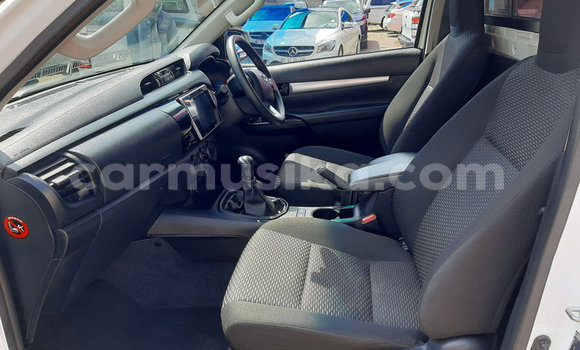 Acheter Occasion Voiture Toyota Hilux Blanc à Beitbridge, Matabeleland South Acheter Occasion Voiture Toyota Hilux Blanc à Beitbridge, Matabeleland South