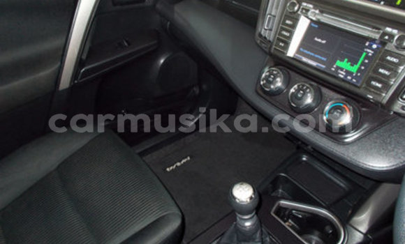 Buy Used Toyota RAV4 White Car in Beitbridge in Matabeleland South Buy Used Toyota RAV4 White Car in Beitbridge in Matabeleland South