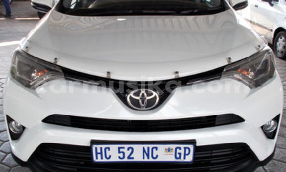 Buy Used Toyota RAV4 White Car in Beitbridge in Matabeleland South Buy Used Toyota RAV4 White Car in Beitbridge in Matabeleland South