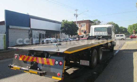 Acheter Occasion Utilitaire Mitsubishi Fuso Blanc à Beitbridge, Matabeleland South Acheter Occasion Utilitaire Mitsubishi Fuso Blanc à Beitbridge, Matabeleland South