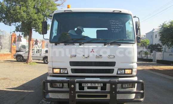 Acheter Occasion Utilitaire Mitsubishi Fuso Blanc à Beitbridge, Matabeleland South Acheter Occasion Utilitaire Mitsubishi Fuso Blanc à Beitbridge, Matabeleland South