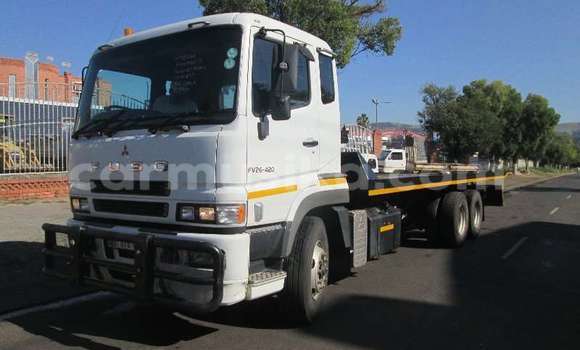Acheter Occasion Utilitaire Mitsubishi Fuso Blanc à Beitbridge, Matabeleland South Acheter Occasion Utilitaire Mitsubishi Fuso Blanc à Beitbridge, Matabeleland South