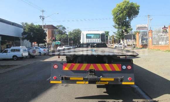 Acheter Occasion Utilitaire Mitsubishi Fuso Blanc à Beitbridge, Matabeleland South Acheter Occasion Utilitaire Mitsubishi Fuso Blanc à Beitbridge, Matabeleland South