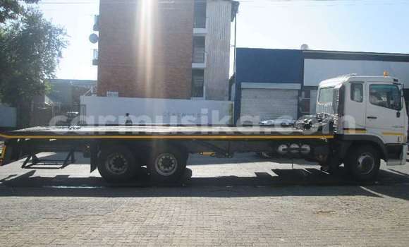 Acheter Occasion Utilitaire Mitsubishi Fuso Blanc à Beitbridge, Matabeleland South Acheter Occasion Utilitaire Mitsubishi Fuso Blanc à Beitbridge, Matabeleland South